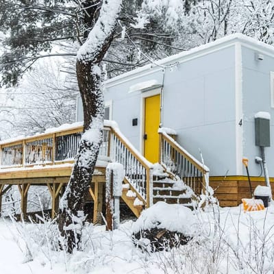 Modern Tiny House | Hot Tub, Sauna, River & Views