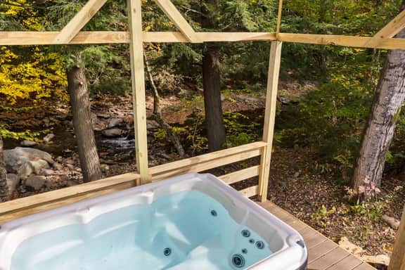 Smuggs Mountain House w/Hot Tub, Sauna & River