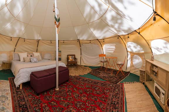 Chic River Glamping Tent by Stowe Hot Tub & Sauna