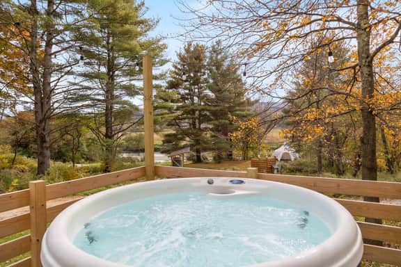 Chic River Glamping Tent by Stowe Hot Tub & Sauna