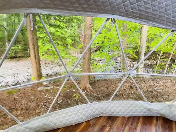 Riverside Geodome w/Hot Tub & Sauna @Smuggs